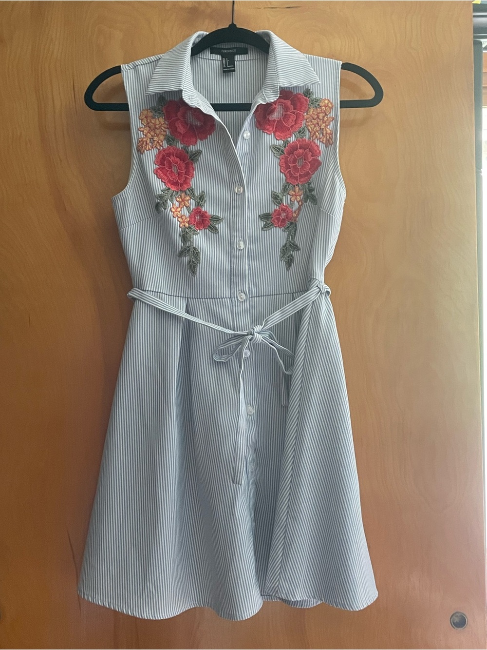 Forever 21 Blue and White Striped Button-Up Shirt